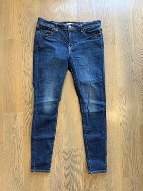 Levi Strauss & Co 710 super skinny